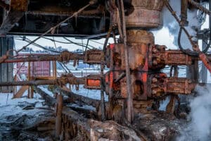 To avoid metal failure, a drilling rig is preparing to install the Blowout Preventor stack.