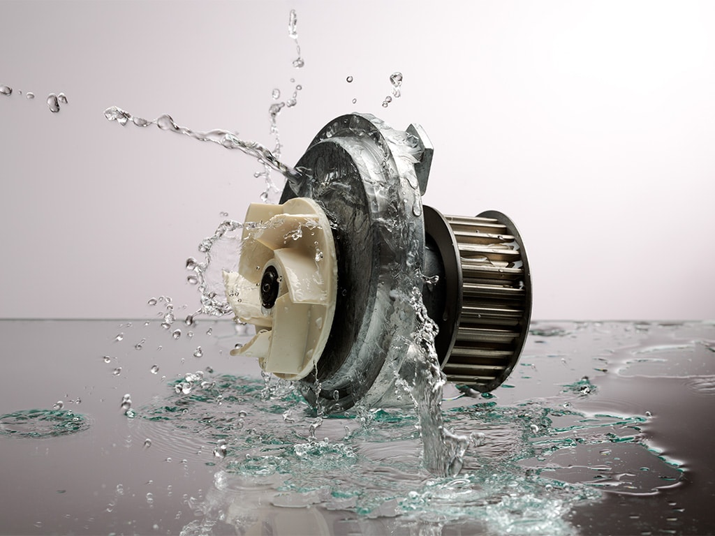 Gear component in water